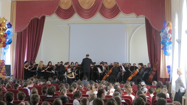 концерт Национального  симфонического  оркестра РБ под руководством знаменитого дирижера, автора гимна Республики Башкортостан Фарита Идрисова